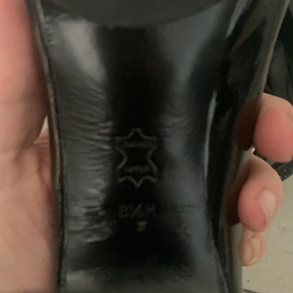 Excellent condition Tory Burch heels - Picture 3 of 3